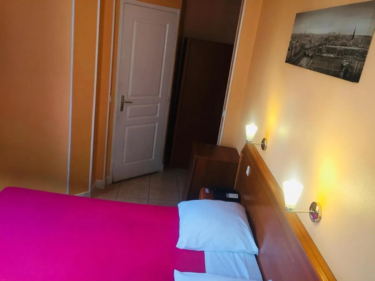 Paris Hotel Le Mediterraneen