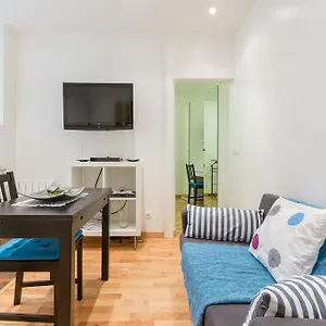Petits Champs Ii Bed & Breakfast