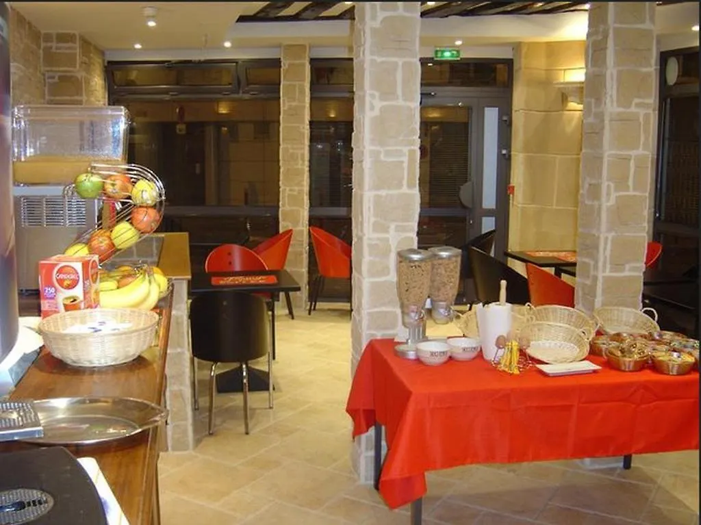 Paris Hotel Le Mediterraneen 3*,
